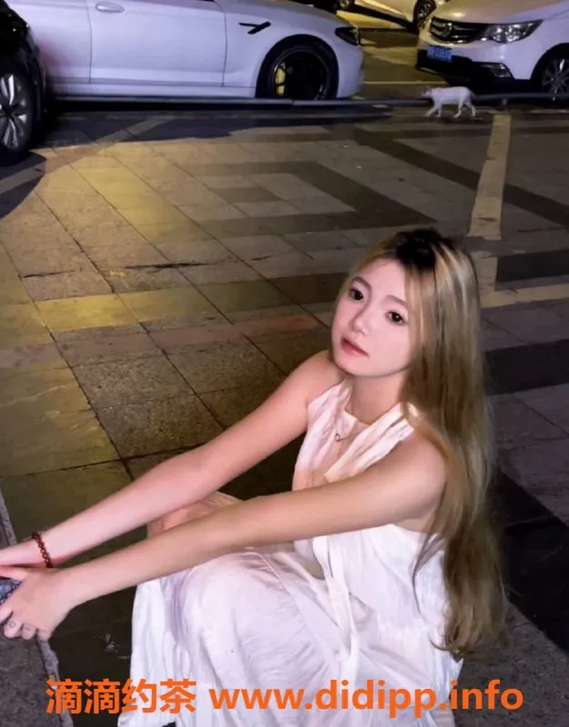 深圳楼凤-宝安佳欣，800元超值服务，热情四射！