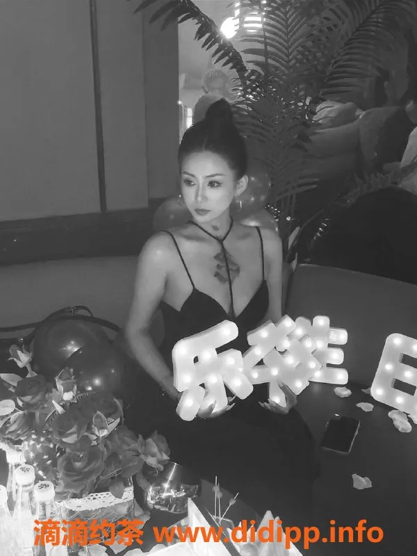 广州楼凤-天河御姐娜若依，10P双飞极致享受