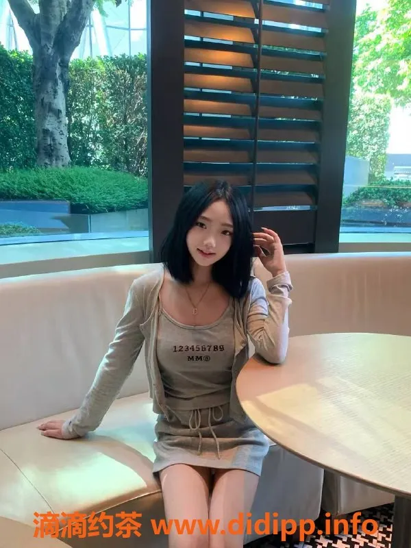 深圳楼凤-龙岗坂田玥儿，900元课堂，私聊约她！