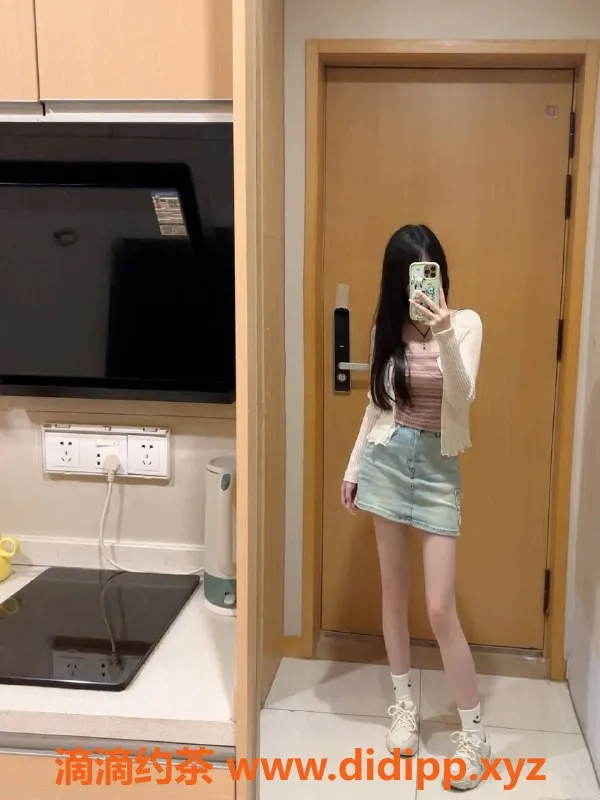 深圳楼凤资源信息,南山小雪儿，800元起，热情服务多样