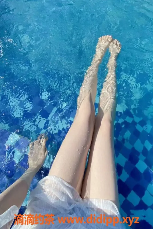 杭州楼凤-拱墅区洋洋，99年礼仪老师，身高175，97斤，千元上课