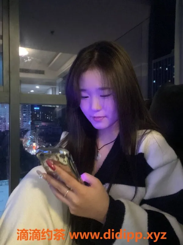 广州楼凤-天河灵儿，嫩妹鸳鸯浴，课费5P