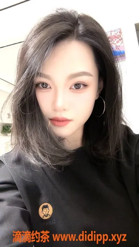 长沙楼凤-开福苗苗 22岁 163cm 36C 600p起带你体验无套服务