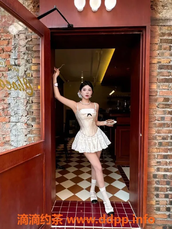 深圳楼凤-南山一寒，1500元上门双飞服务