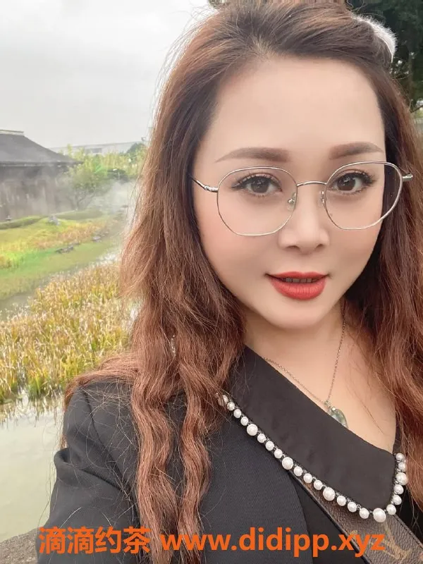 昆明楼凤-盘龙区小鱼，600元大胸服务等你体验