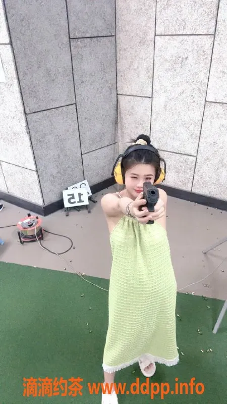 杭州上门服务-上城区嫩妹极品白小纯，168cm 1000内上门服务