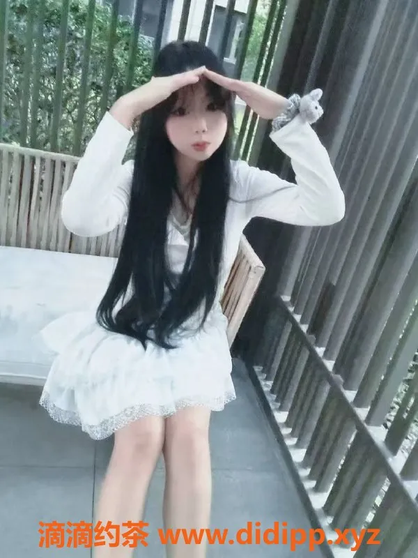 成都楼凤-成都18岁匀称嫩妹诗诗，500元包夜2300元