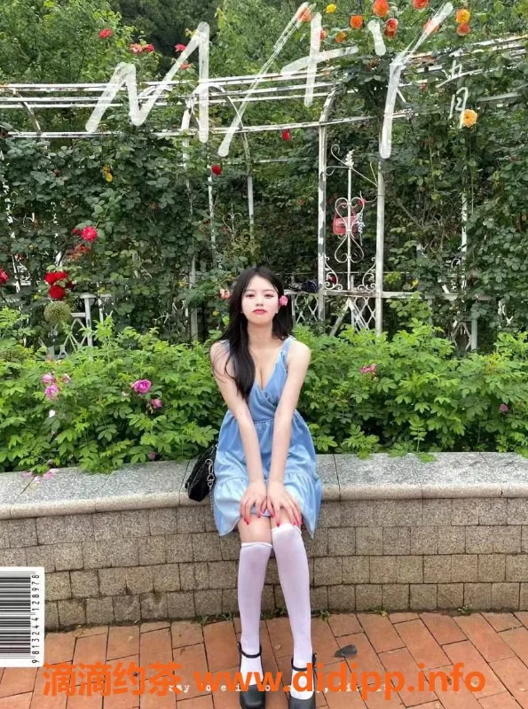 上海楼凤-嫩妹小君君，白皙皮肤，笑容迷人