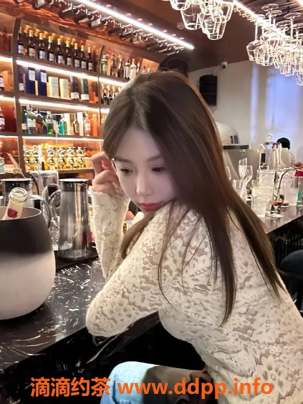 杭州楼凤-甜美兜兜，163cm89斤，服务热情