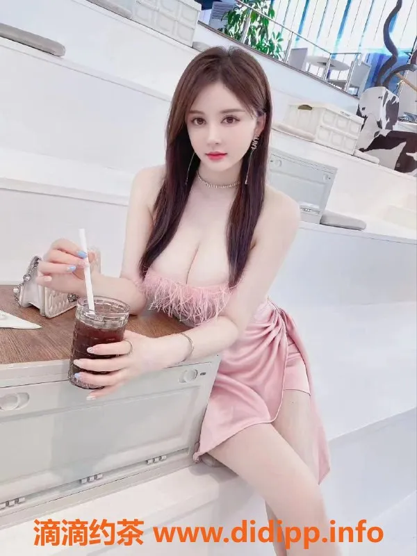 上海楼凤-长宁阿蛮，27岁御姐168身高36F胸围