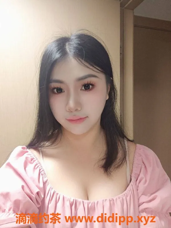 杭州楼凤-临平巨乳嫩妹嘉嘉，月费服务热卖中