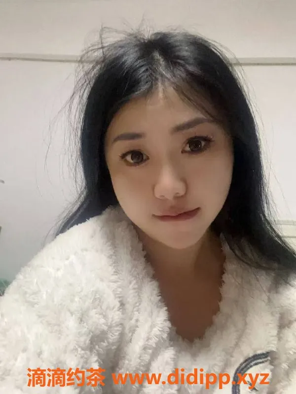 杭州楼凤资源信息,临平巨乳嫩妹嘉嘉，月费服务热卖中