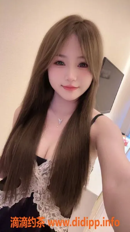 杭州楼凤-拱墅嫩妹菲菲，69互舔陪浴服务