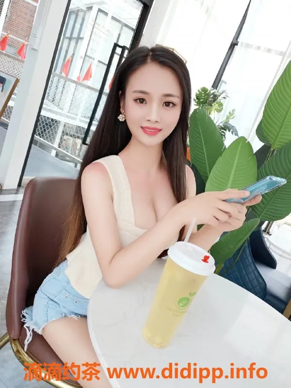 杭州楼凤-馨馨 167cm 46kg D杯 温柔可爱 课室服务