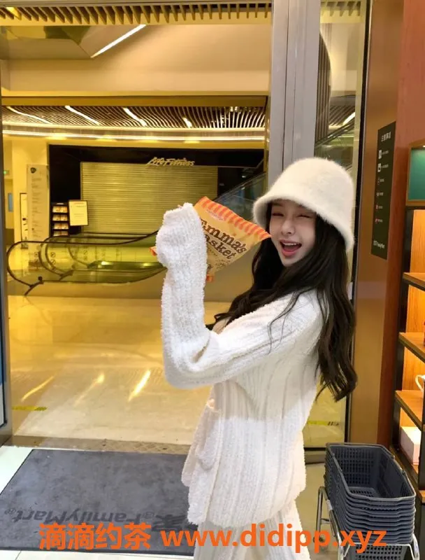 杭州外围-拱墅区23岁甜甜圈，34D大胸，1200超值体验