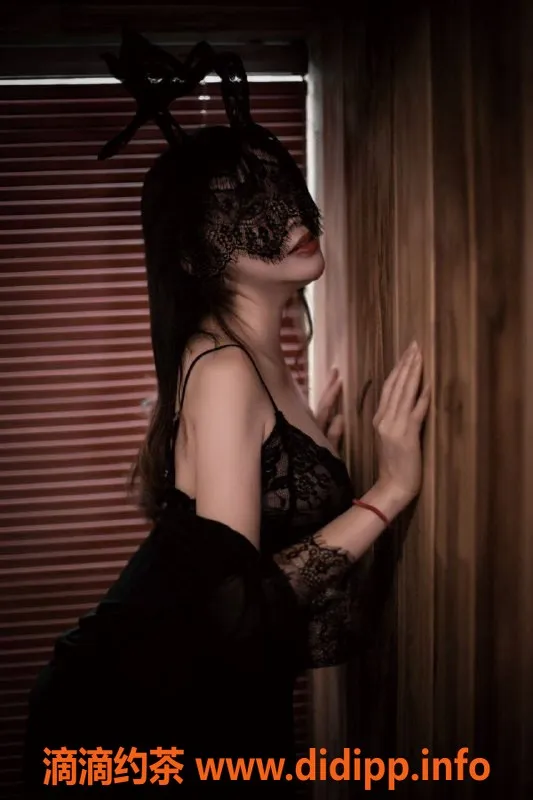 深圳楼凤-南山可雯姐妹双飞，1300元体验私密服务