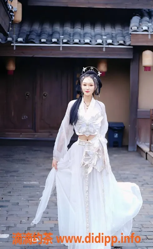 深圳楼凤-宝安 福猪猪，168cm C罩杯，消费900起