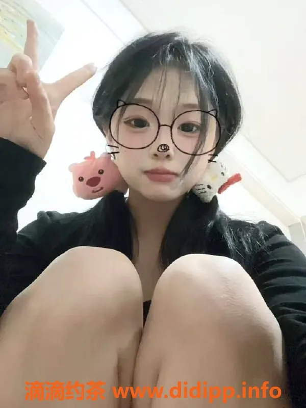 成都楼凤-成华区18岁妹子南南，160cm，90斤，口味独特