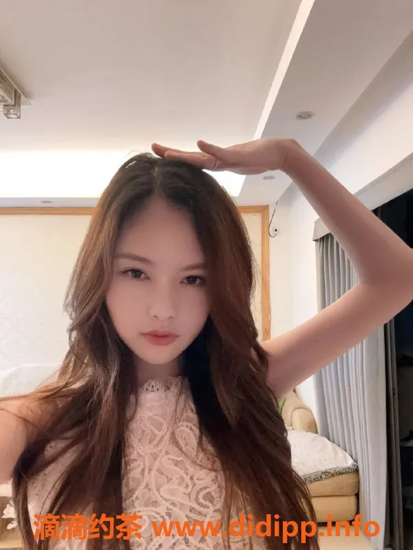 深圳楼凤-南山小彤，798元舌吻、按摩服务