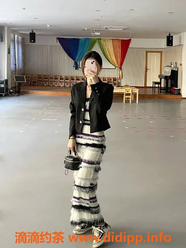 杭州上门服务资源信息,小朋友 西湖区 166cm 25岁 1300p