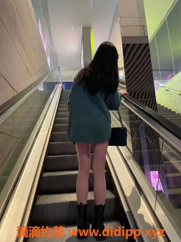 深圳楼凤-南山雨儿，69调情，1100元起，实惠的选择