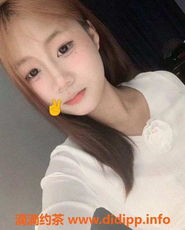 深圳楼凤资源信息,坂田小燕，800元舌吻调情服务等你来体验！