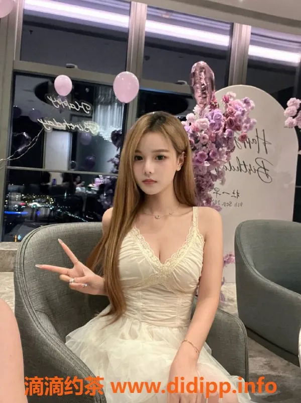 深圳楼凤-龙华小糯米，1200元起，舌吻调情服务