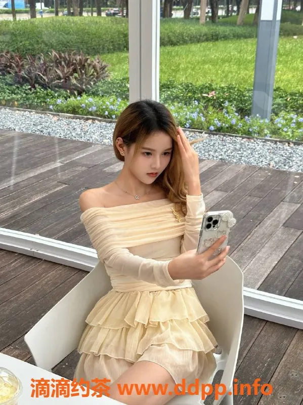 深圳楼凤-龙华小糯米，1200元起，舌吻调情服务