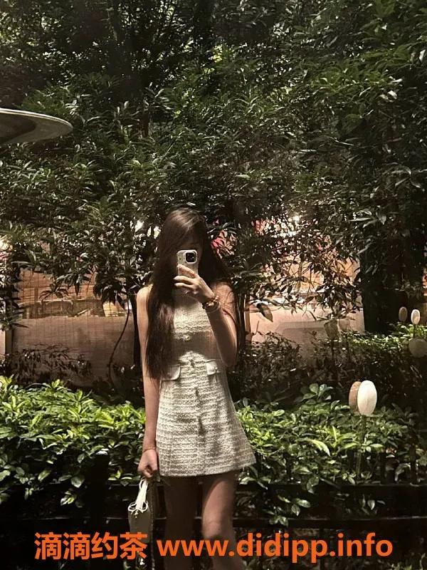 成都楼凤-成华区小u，大奈奈嫩妹车，课时费7p