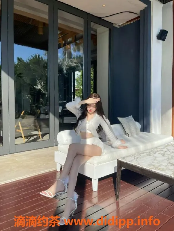 杭州楼凤-沐妍：22岁高颜值小姐姐，身高171，服务多样