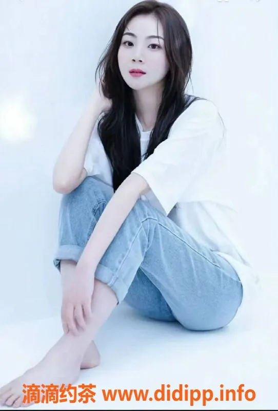 东莞楼凤-南城晓晓，23岁168cm，全裸陪浴服务，600元体验！