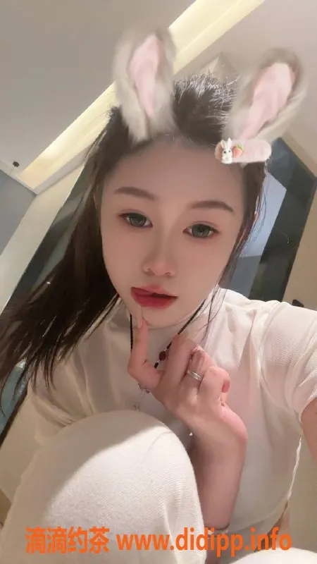 广州楼凤-佛山嫩妹沐沐，700p长腿服务等你来享