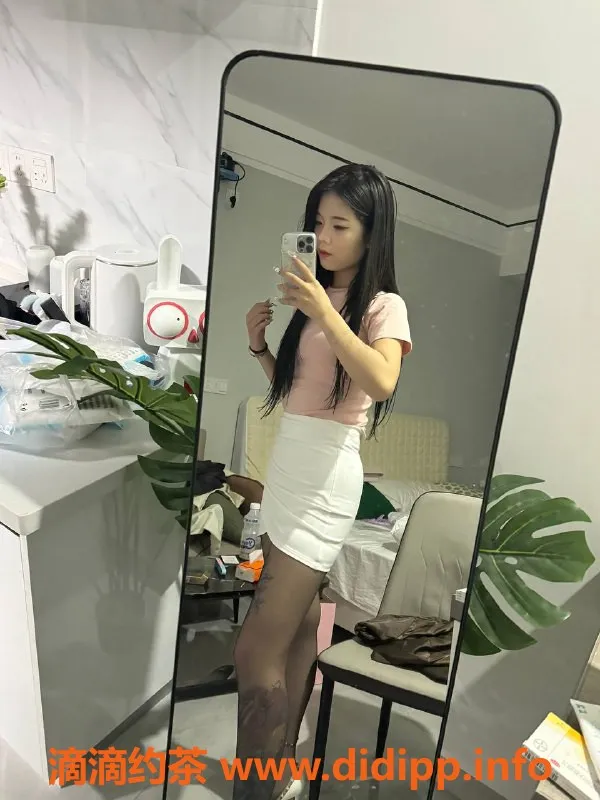 广州楼凤-天河思瑶，700p嫩妹长腿诱惑