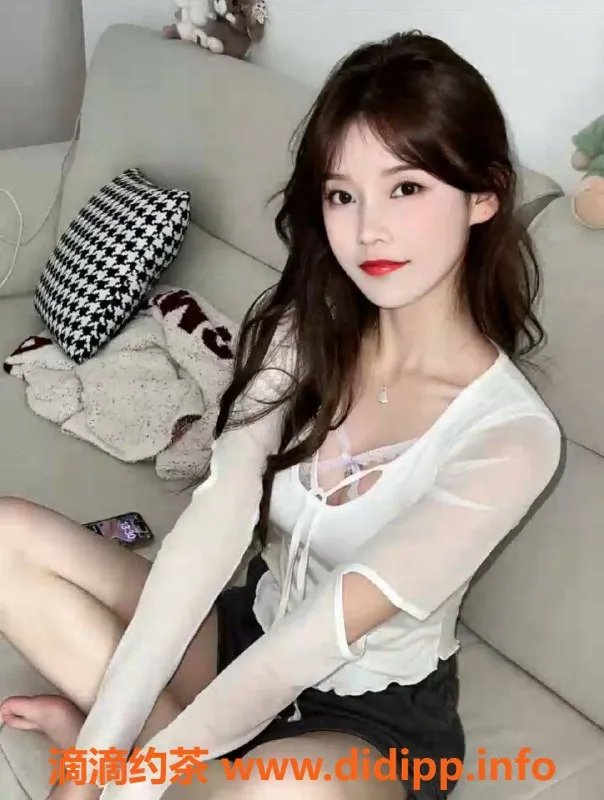 深圳楼凤-南山梦汐，800元起，深喉和鸳鸯浴完美体验