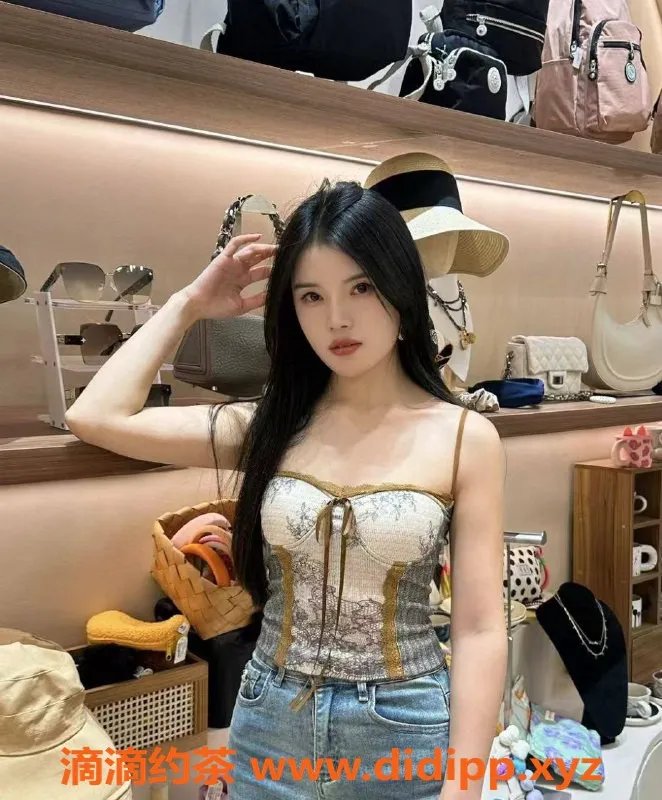 深圳楼凤-龙华青青：1280元舌吻调情体验