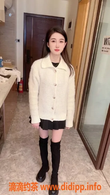 广州楼凤资源信息,天河御姐楚楚，800/1500元精彩服务等你体验！