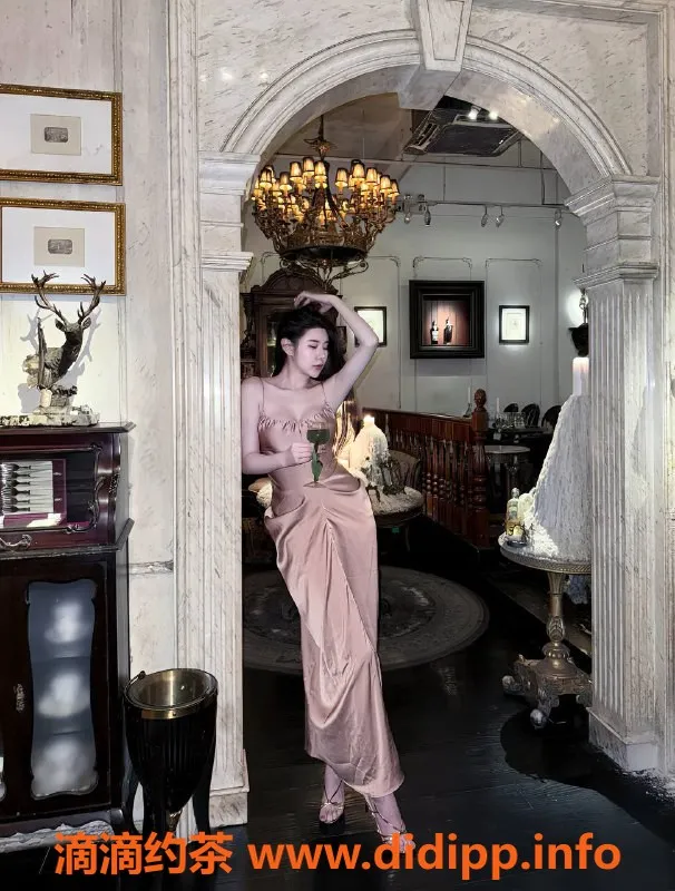 深圳楼凤-福田温婉175，千元以上车震足交服务