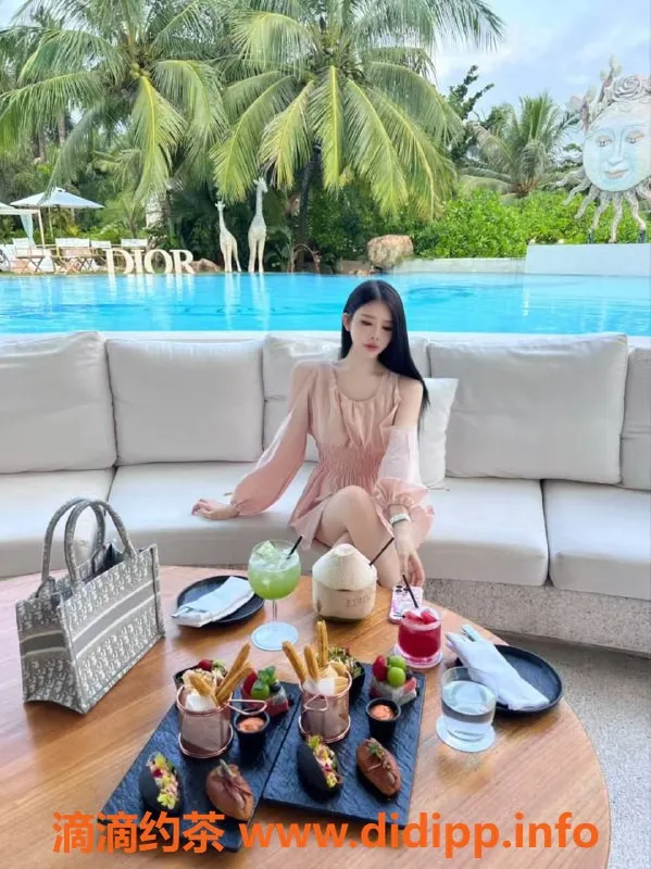 深圳楼凤-南山甜笑笑，1200元舌吻调情服务