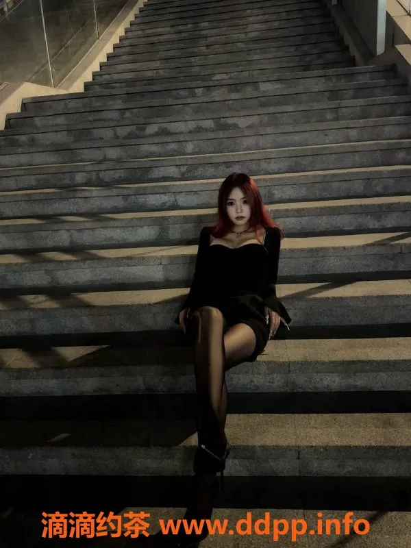 深圳楼凤资源信息,龙华曼曼，900元全套服务，深喉足交超享受