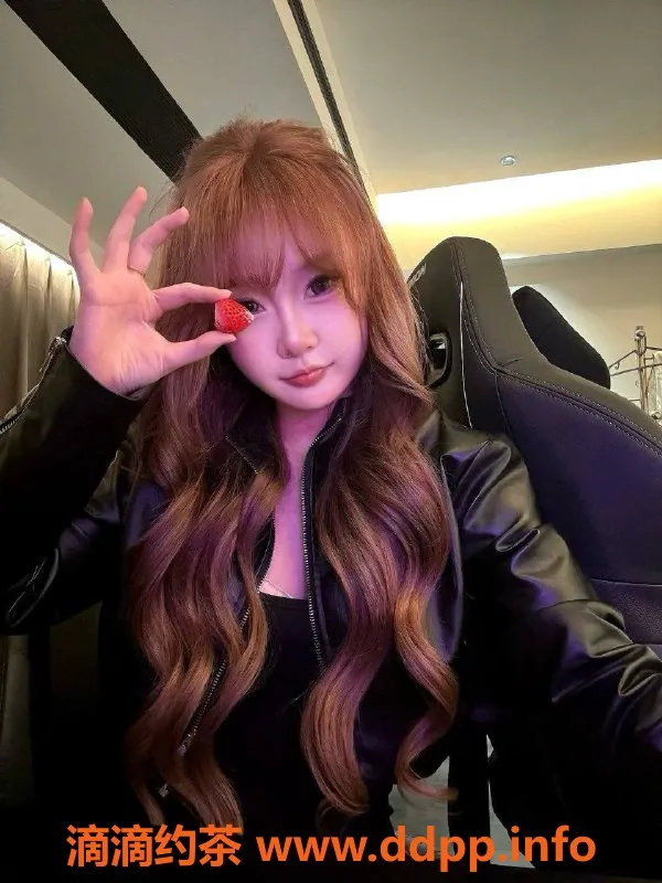 成都楼凤-成都圆圆，19岁嫩妹，身高165，服务全，500元一次