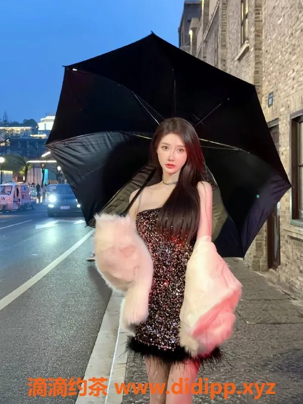 杭州楼凤资源信息,杭州白桃桃，23岁166cm甜美主播，1300元/50分钟