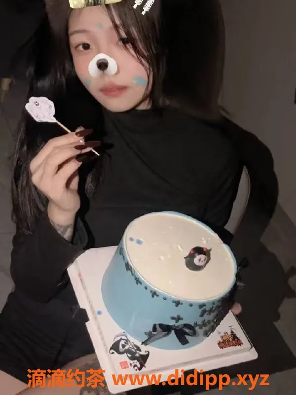 成都楼凤-成都嫩妹欣欣，16岁155，600元三件套服务