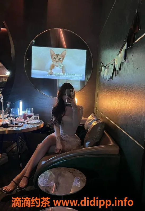 深圳楼凤-南山温温，1300元深喉服务，超棒体验！