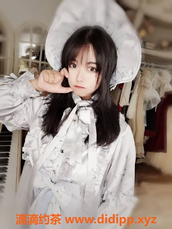 杭州楼凤-萝莉北柠 166身高96体重 03岁大学生陪您放松