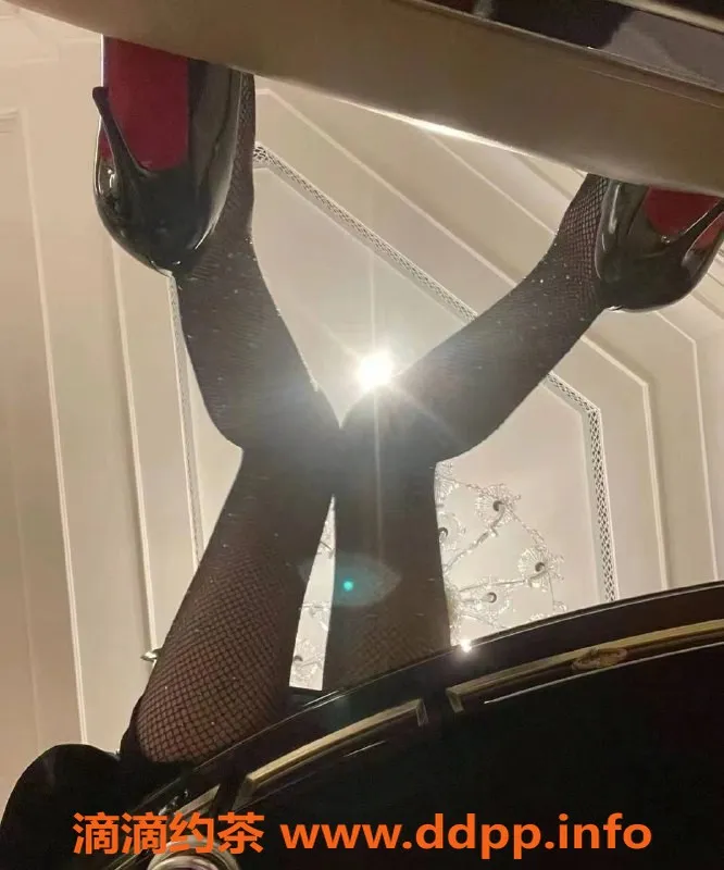 杭州楼凤资源信息,拱墅御姐Viki，164高D罩杯，1500元顶级体验