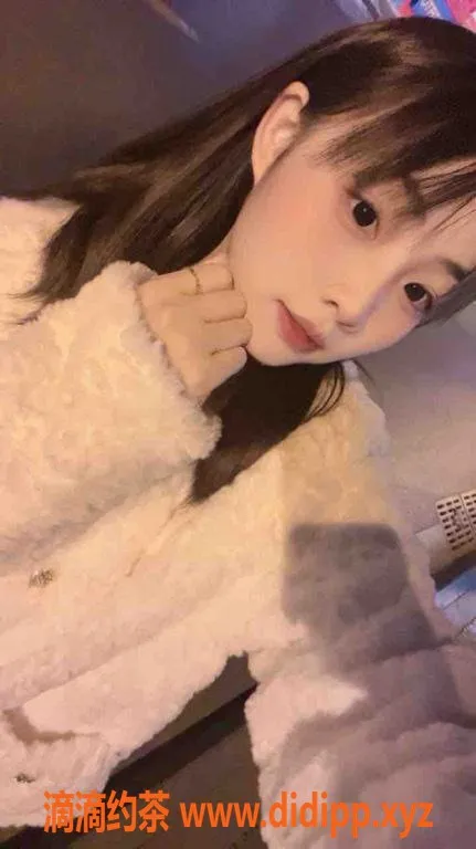 成都楼凤-成都甜甜，18岁嫩妹，清新舒适包夜体验！