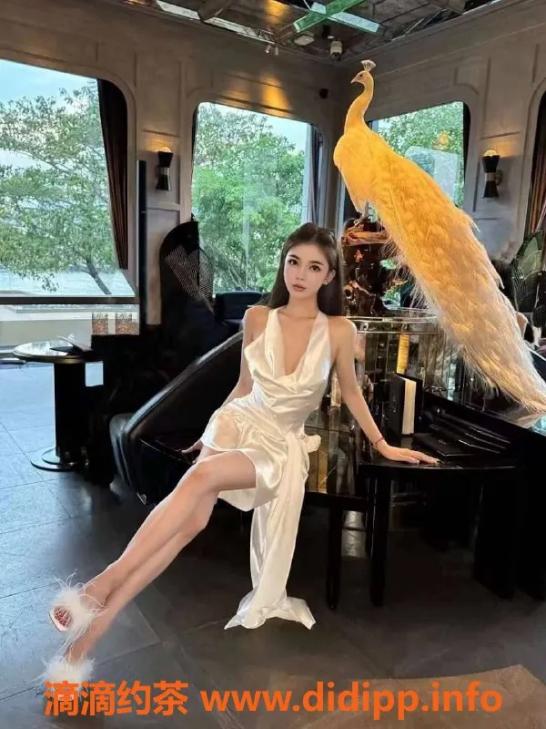 杭州外围-西湖区艺涵：172cm混血高端大蜜，身材火辣