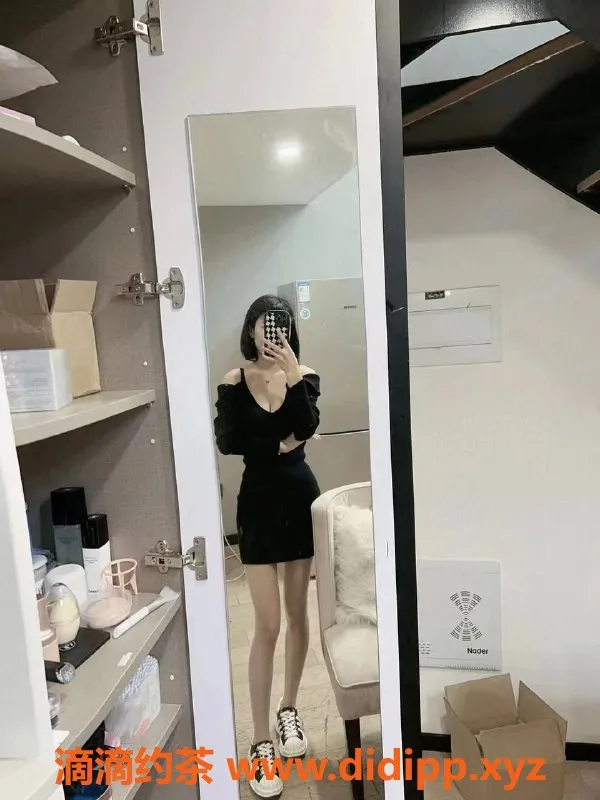 深圳楼凤-龙华苏儿，1300元鸳鸯浴服务体验