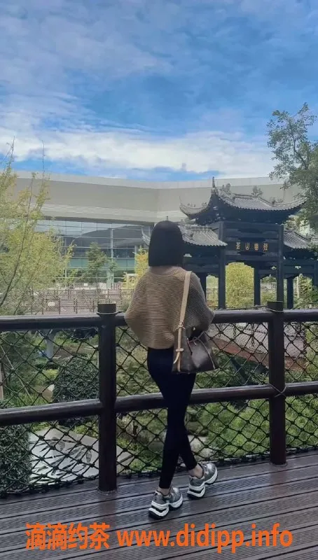 深圳楼凤-南山诺恩，车震足交，900起价服务多