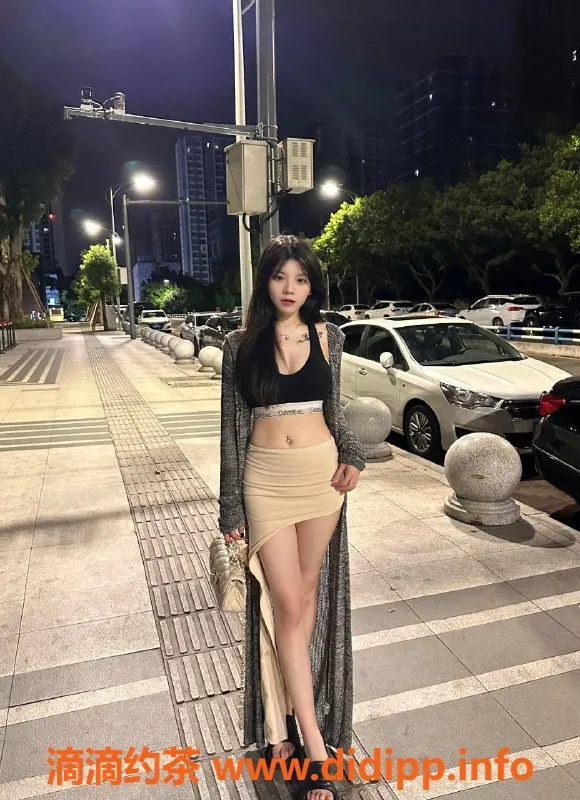 深圳楼凤-龙华双飞小C与小A，900元起体验！